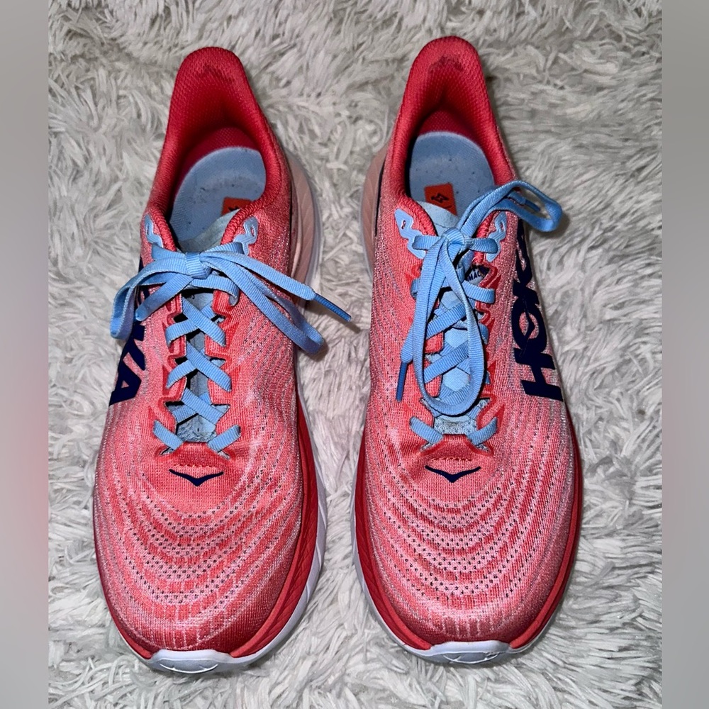 HOKA Women’s Mach 5 Running size 9.5 B Camellia/Peach Parfait
